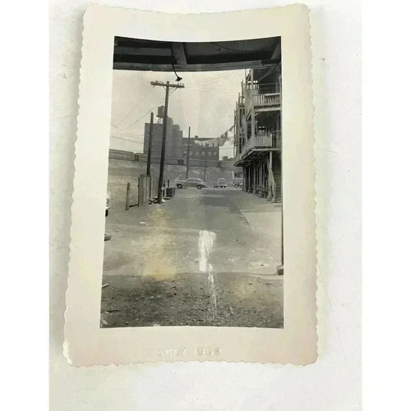 VTG Alleyway Car Chicago City 1952 Photograph Productions MCM 5"x3.5" B&W - Picture 1 of 5